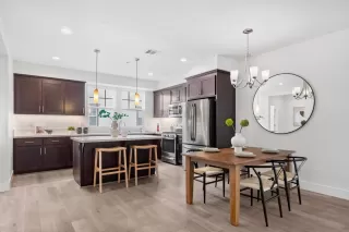 Photo #5: ML82025030 Listing