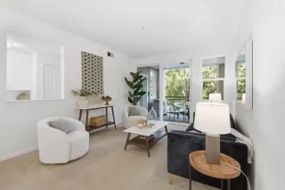 Photo #4: ML82025330 Listing 