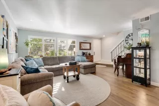 Photo #5: ML82025373 Listing 