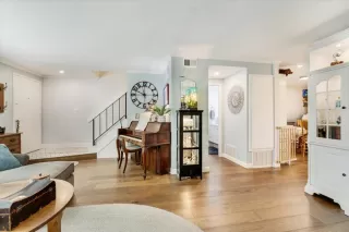 Photo #6: ML82025373 Listing 