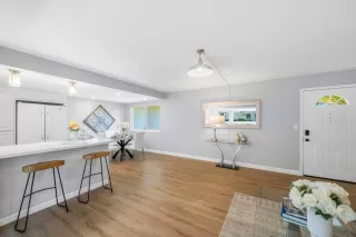 Photo #4: ML82025629 Listing