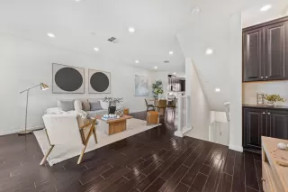 Photo #5: ML82025708 Listing 