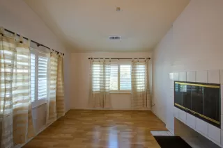 Photo #4: ML82025763 Listing