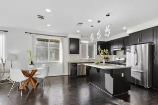 Photo #4: ML82025928 Listing 