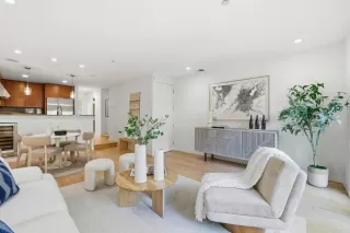 Photo #5: ML82026233 Listing 