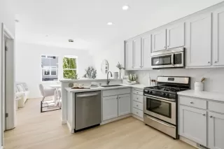 Photo #5: ML82026344 Listing