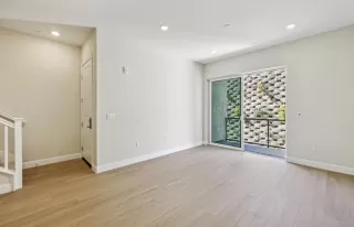 Photo #5: ML82026416 Listing 