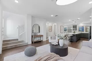 Photo #5: ML82026593 Listing 