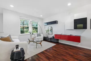 Photo #4: ML82026949 Listing 