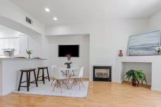 Photo #2: ML82026983 Listing 