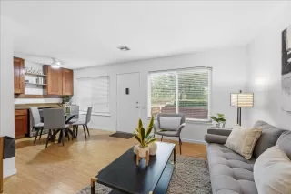 Photo #4: ML82027207 Listing 