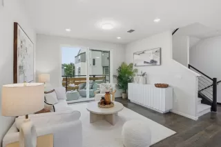 Photo #4: ML82027271 Listing