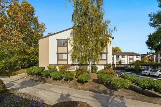 Photo #5: ML82027324 Listing 