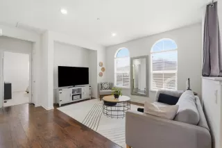 Photo #6: ML82027466 Listing 