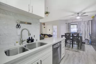 Photo #5: ML82027477 Listing 