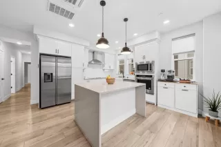 Photo #6: ML82027574 Listing