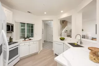 Photo #5: ML82027649 Listing 