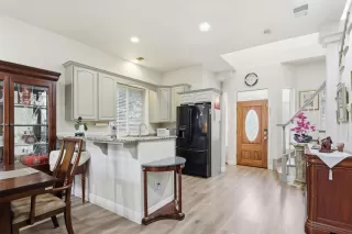 Photo #5: ML82027716 Listing