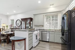 Photo #6: ML82027716 Listing