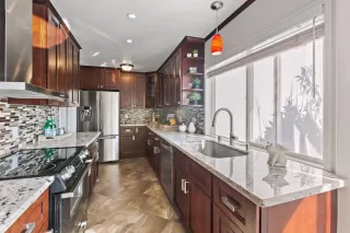 Photo #5: ML82028009 Listing 