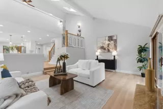 Photo #4: ML82028016 Listing 