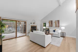 Photo #6: ML82028016 Listing 