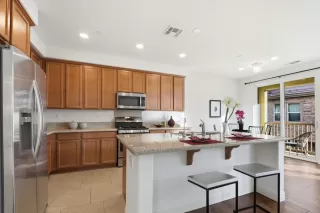 Photo #4: ML82028046 Listing