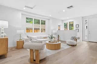 Photo #4: ML82028056 Listing