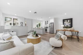 Photo #6: ML82028056 Listing