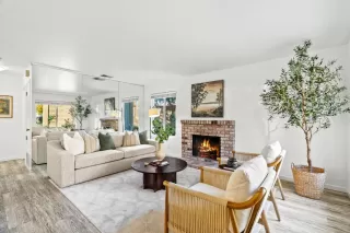 Photo #6: ML82028121 Listing 