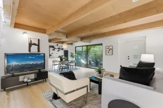 Photo #4: ML82028296 Listing 