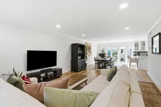 Photo #6: ML82028341 Listing 