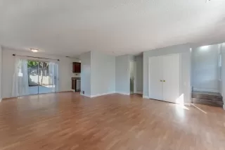 Photo #5: ML82028395 Listing 