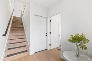 Photo #5: ML82028513 Listing 