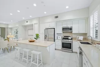 Photo #4: ML82028578 Listing 