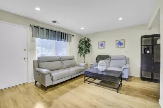 Photo #6: ML82028640 Listing