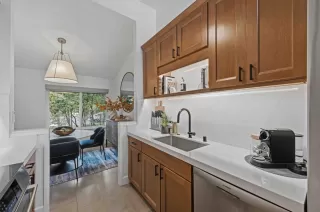 Photo #4: ML82028694 Listing 