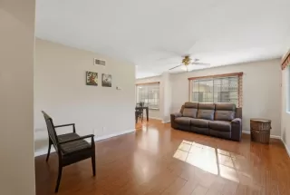 Photo #4: ML82028755 Listing 