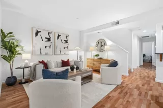 Photo #5: ML82028777 Listing 