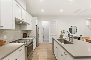 Photo #6: ML82028811 Listing 