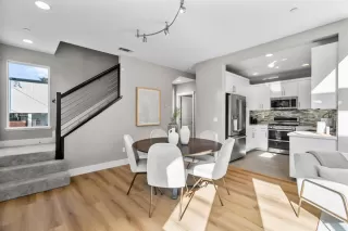 Photo #5: ML82028862 Listing