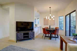 Photo #5: ML82028925 Listing 