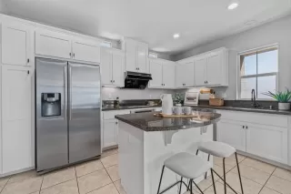 Photo #5: ML82029116 Listing 