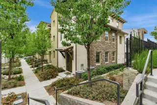 Photo #4: ML82029237 Listing