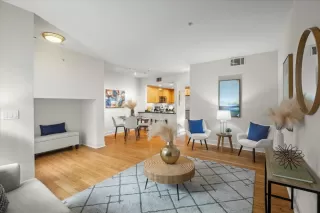 Photo #5: ML82029303 Listing