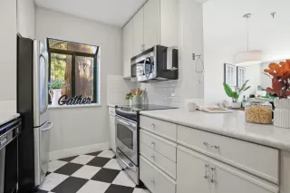 Photo #4: ML82029357 Listing