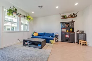 Photo #4: ML82029363 Listing