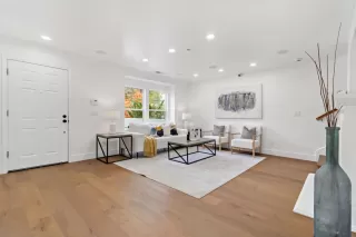 Photo #4: ML82029572 Listing