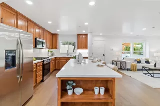 Photo #5: ML82029572 Listing