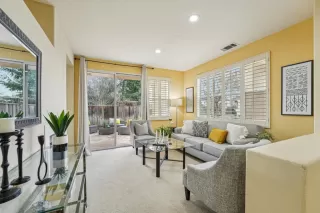 Photo #4: ML82029875 Listing 